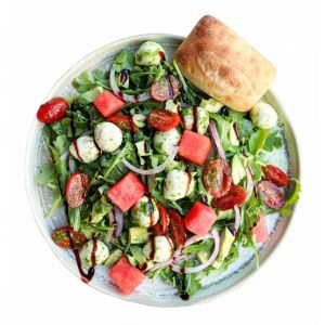 mozzarella-vesimeloonisalaatti/kg,